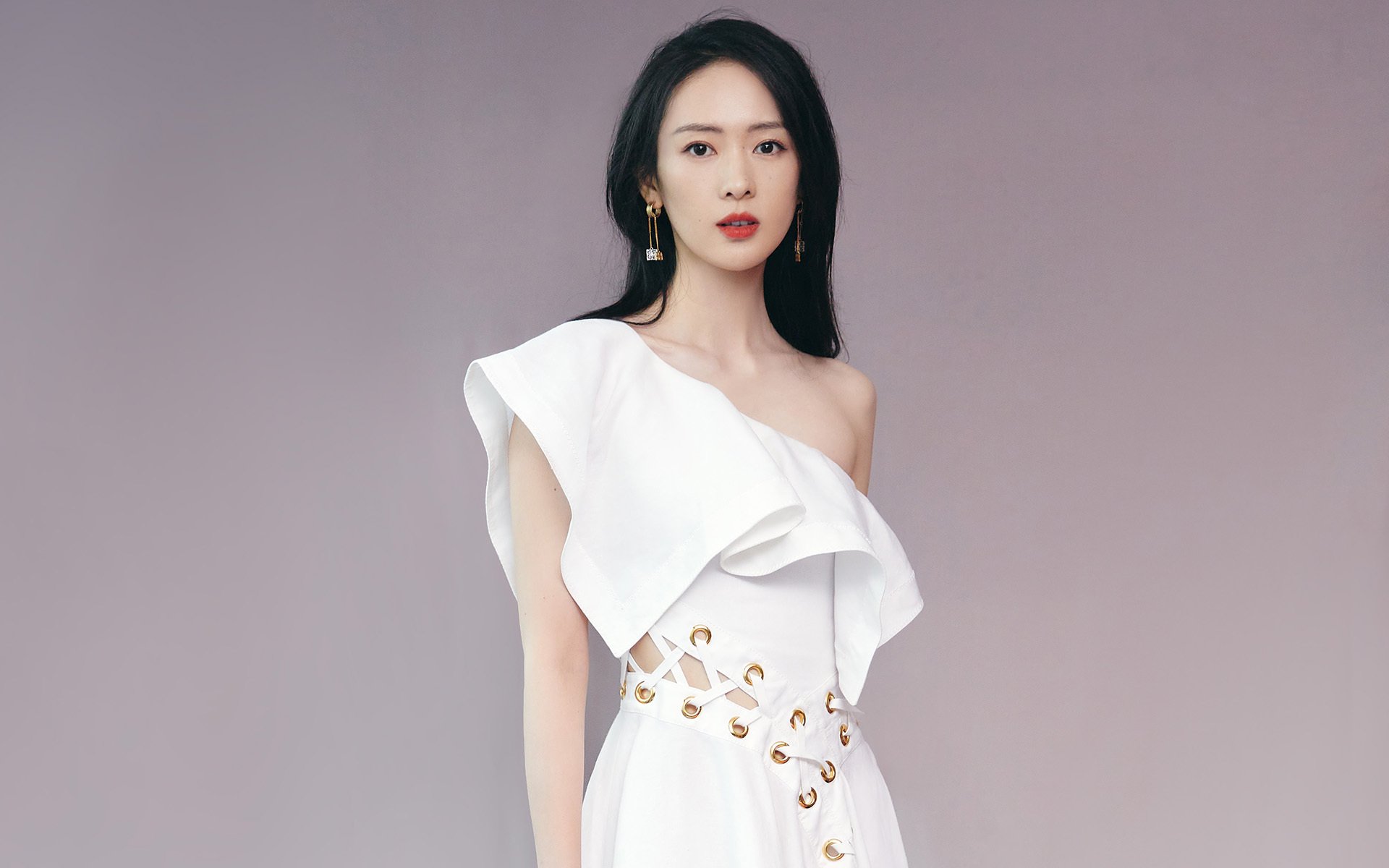 埃弗顿改变阵型提升后防稳定性,埃弗顿换帅